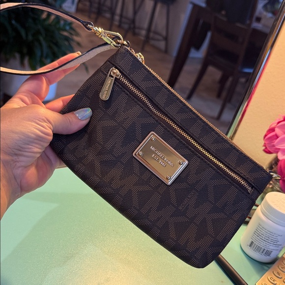 Michael Kors Black and Brown Wristlet mini bag designer leather MK clutch zip